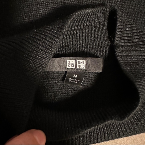 Uniqlo knit vest - Picture 3 of 4